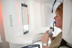 patient with 3D imaging machine